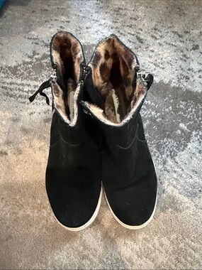 Steve Madden Black Suede Wedge Ankle Booties with Faux Fur Lining